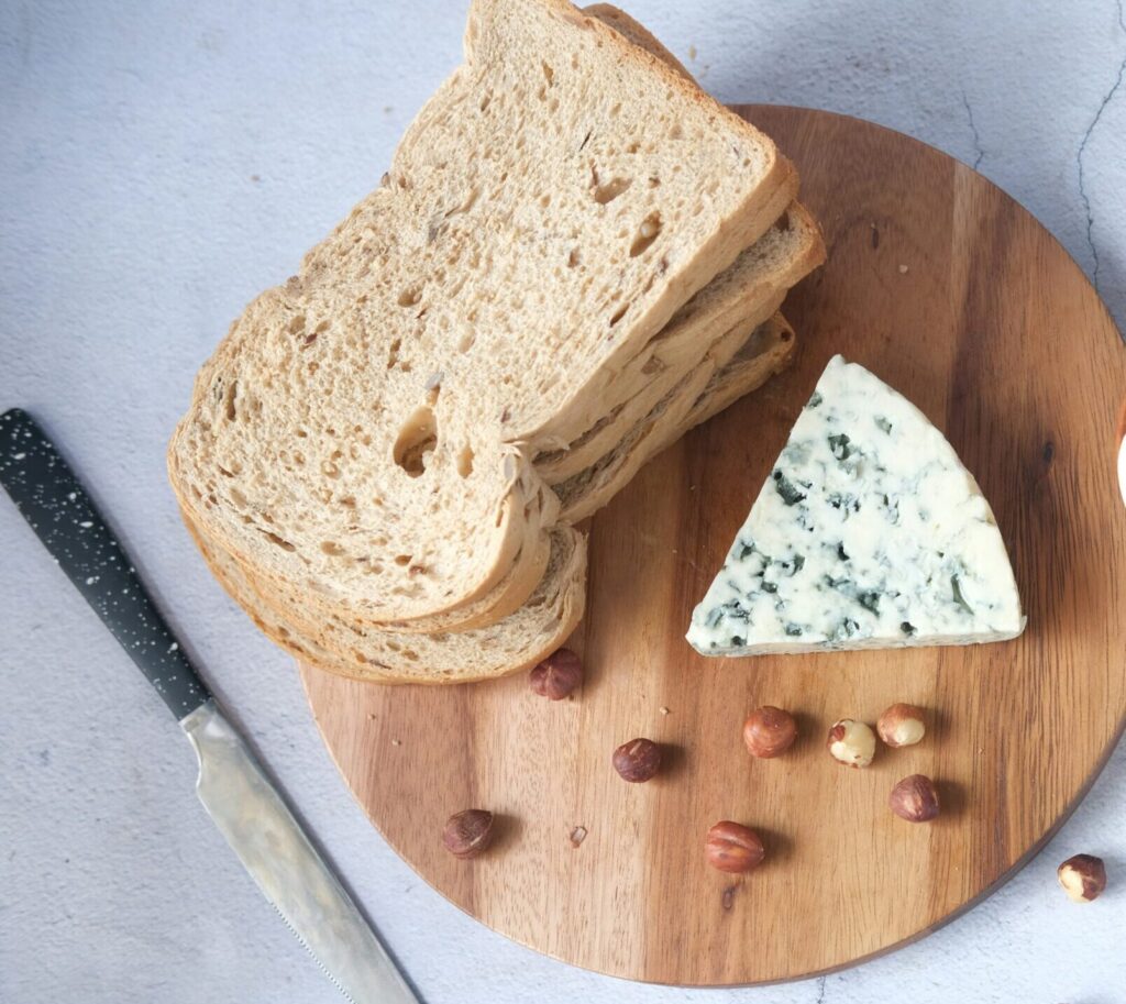 Aprenda como fazer queijo Gorgonzola.