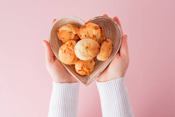 Saiba mais sobre a história e segredos do pão de queijo de tapioca.